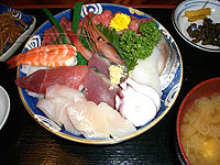 名物「海鮮丼」850円なりぃ～